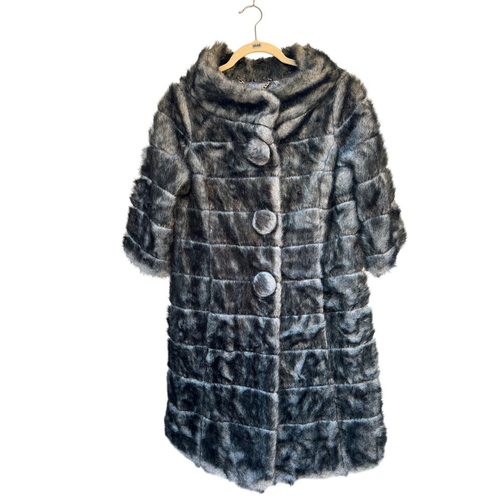 BB Dakota Faux Fur Button Front Coat – Gray Textured Winter Jacket – Size Small